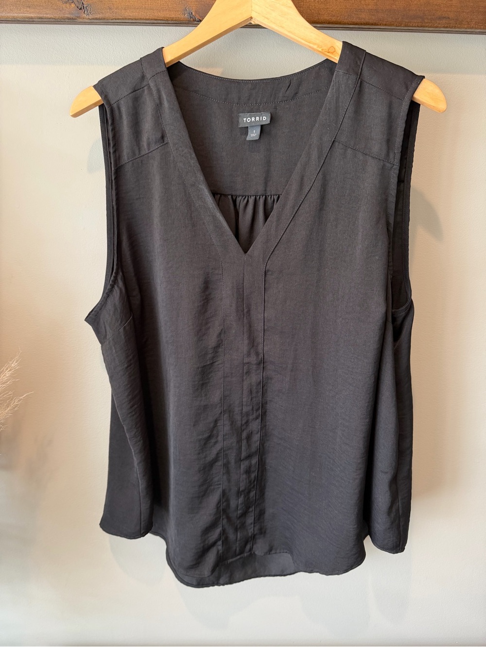 torrid Black V-Neck Sleeveless Camisole